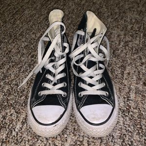 Black hi-top converse women’s size 6